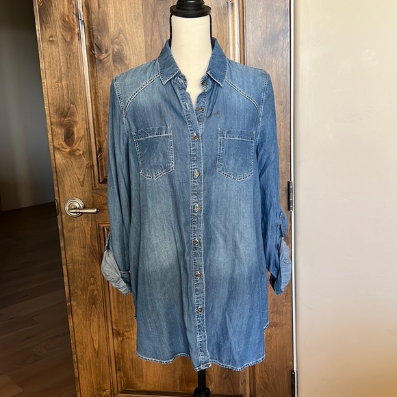 Coco & Jameson Chambray - Picture 1 of 3